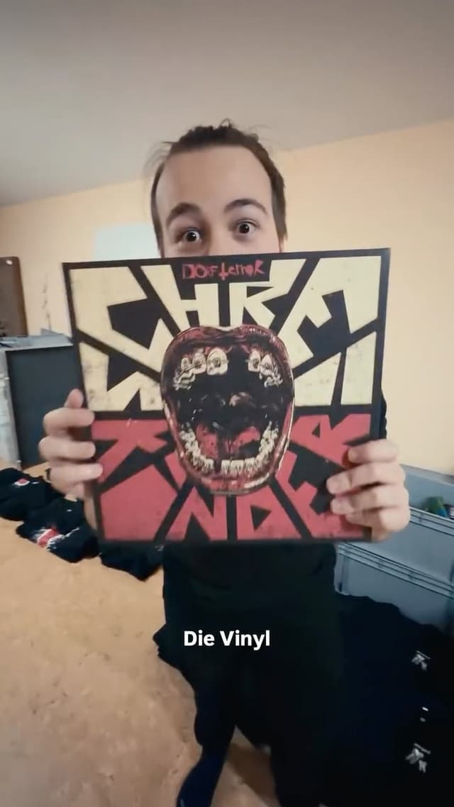 SCHREIKINDER OUT NOW